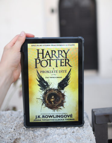 Harry Potter a prokleté dítě – J. K. Rowling – recenze