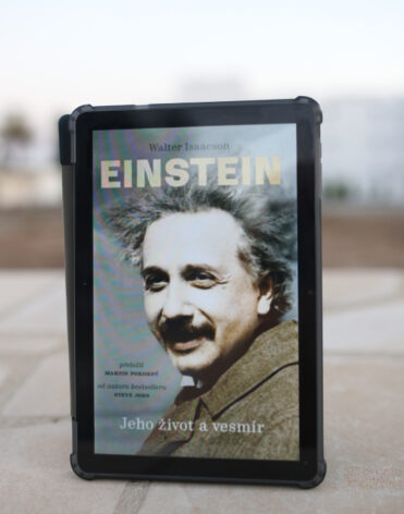 Einstein: Jeho život a vesmír – Walter Isaacson – recenze