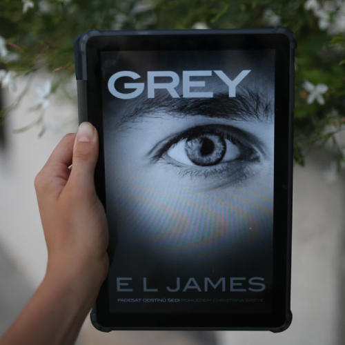 Grey – E. L. James – recenze
