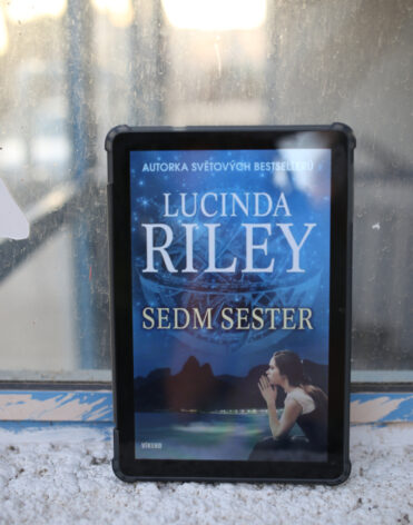 Sedm sester – Lucinda Riley – recenze