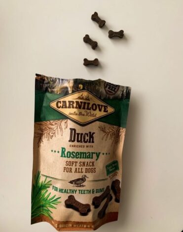 Carnilove Dog Semi Moist Snack Duck & Rosemary 200g recenze, zkušenosti