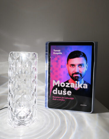 Mozaika duše – Tomáš Kvapilík – recenze